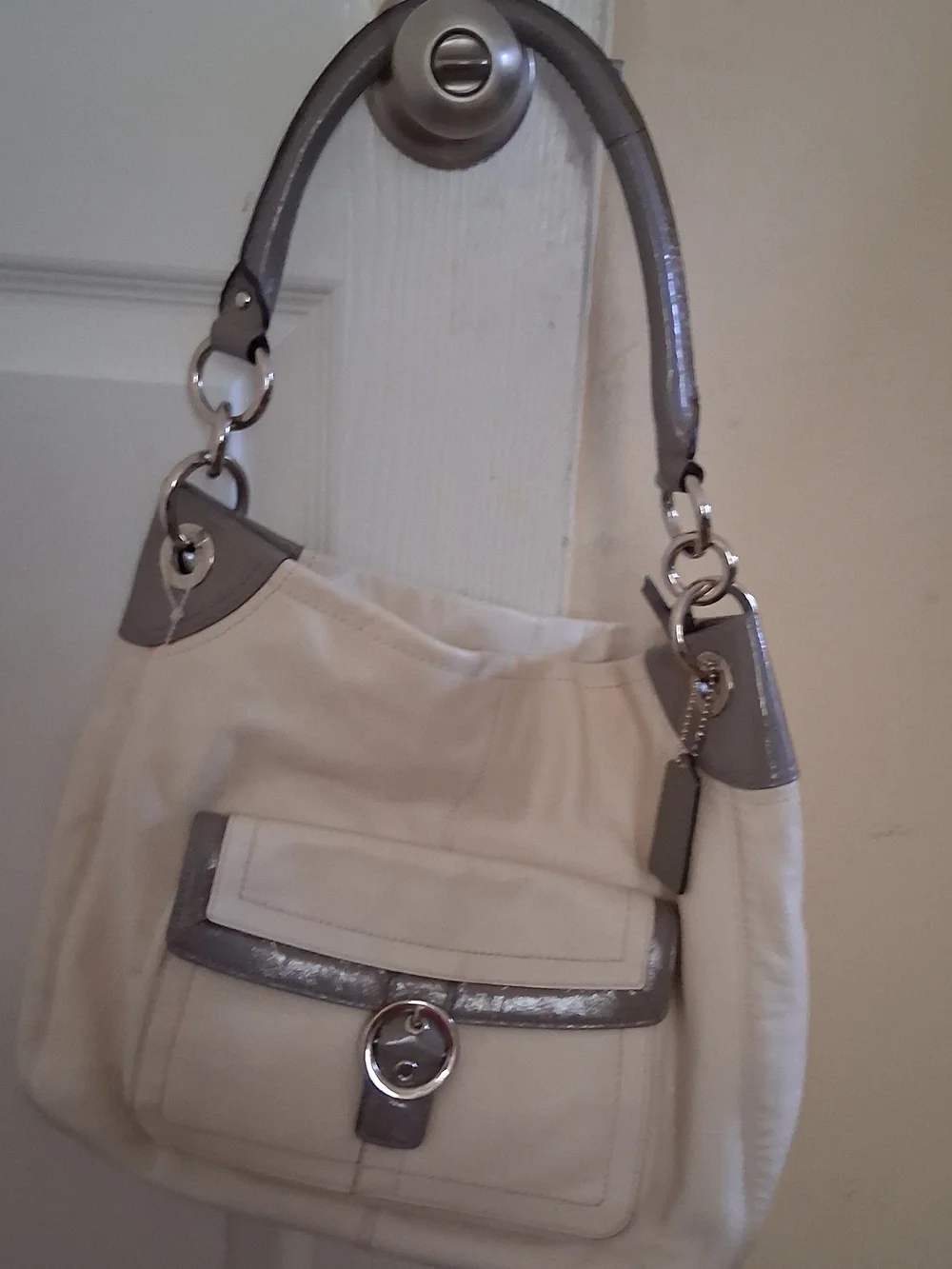 Coach Cream and Gray Women’s Shoulder Bag Authentic L1126-18889